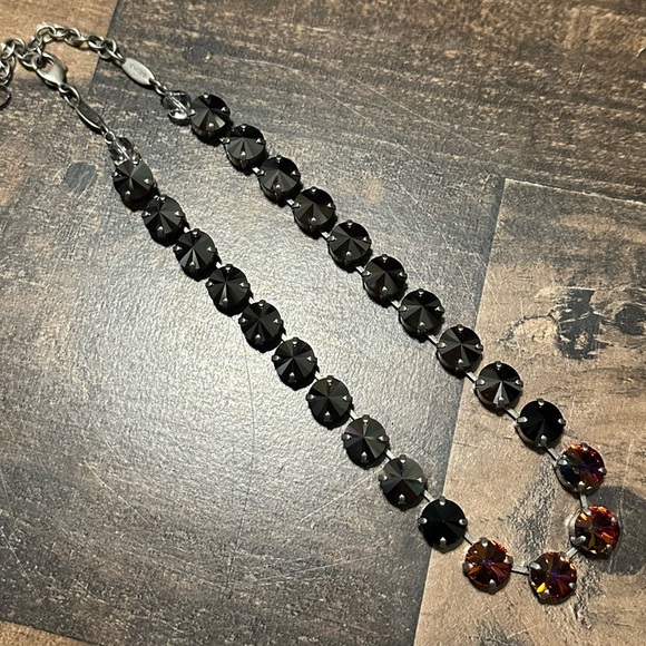 Sabika Manhattan Necklace - Picture 5 of 6